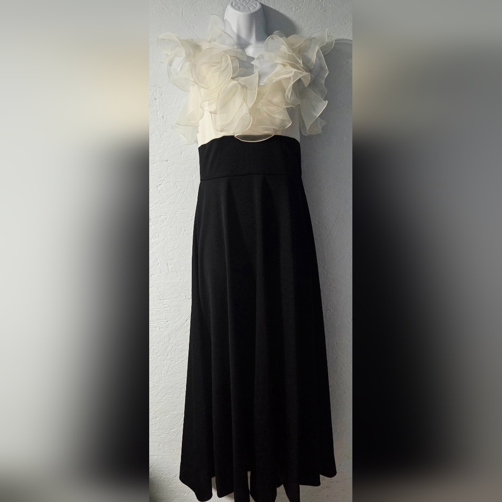 Vintage 70s Black & White Ruffle Top Stretch Jersey Dress - Small